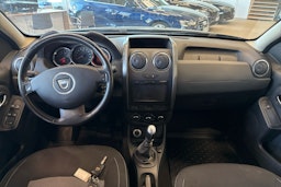 musta Dacia Duster 2016 kuva 7.