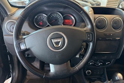 musta Dacia Duster 2016 kuva 14.