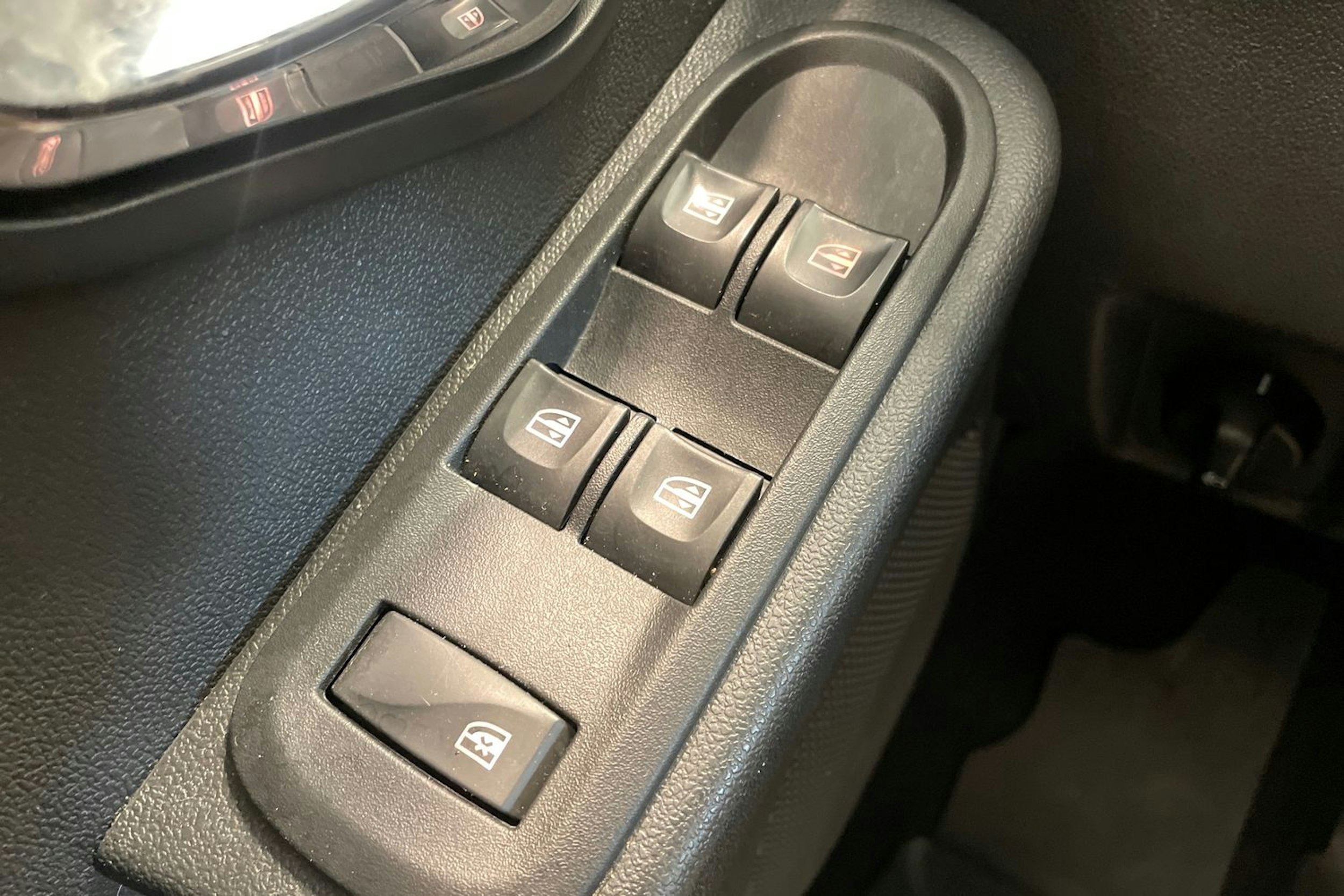 musta Dacia Duster 2016 kuva 22.