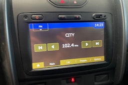musta Dacia Duster 2016 kuva 25.