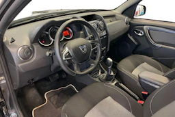 musta Dacia Duster 2017 kuva 6.