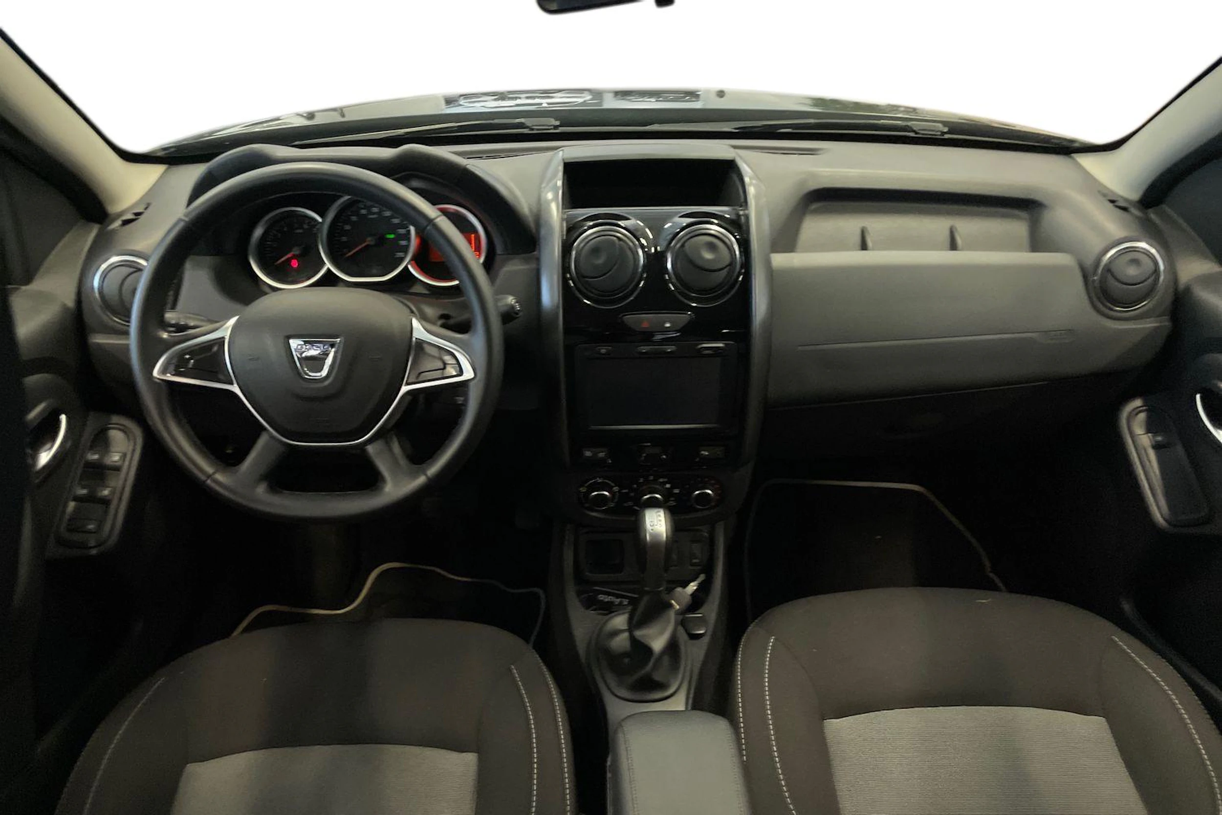 musta Dacia Duster 2017 kuva 7.