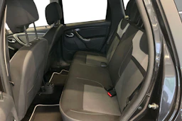 musta Dacia Duster 2017 kuva 8.