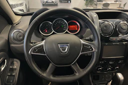 musta Dacia Duster 2017 kuva 12.