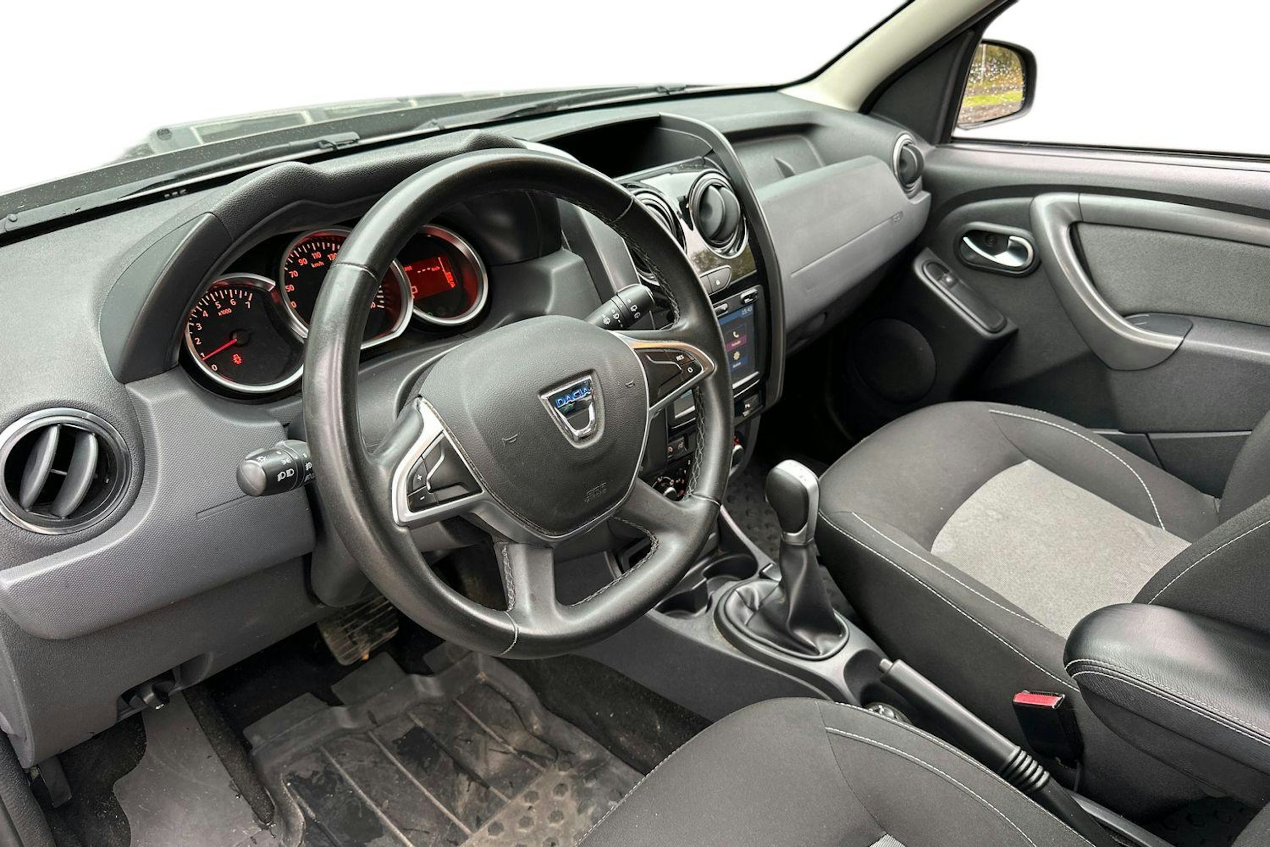 Ruskea (beige) Dacia Duster 2017 kuva 3.