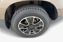 Ruskea (beige) Dacia Duster 2017 kuva 11.