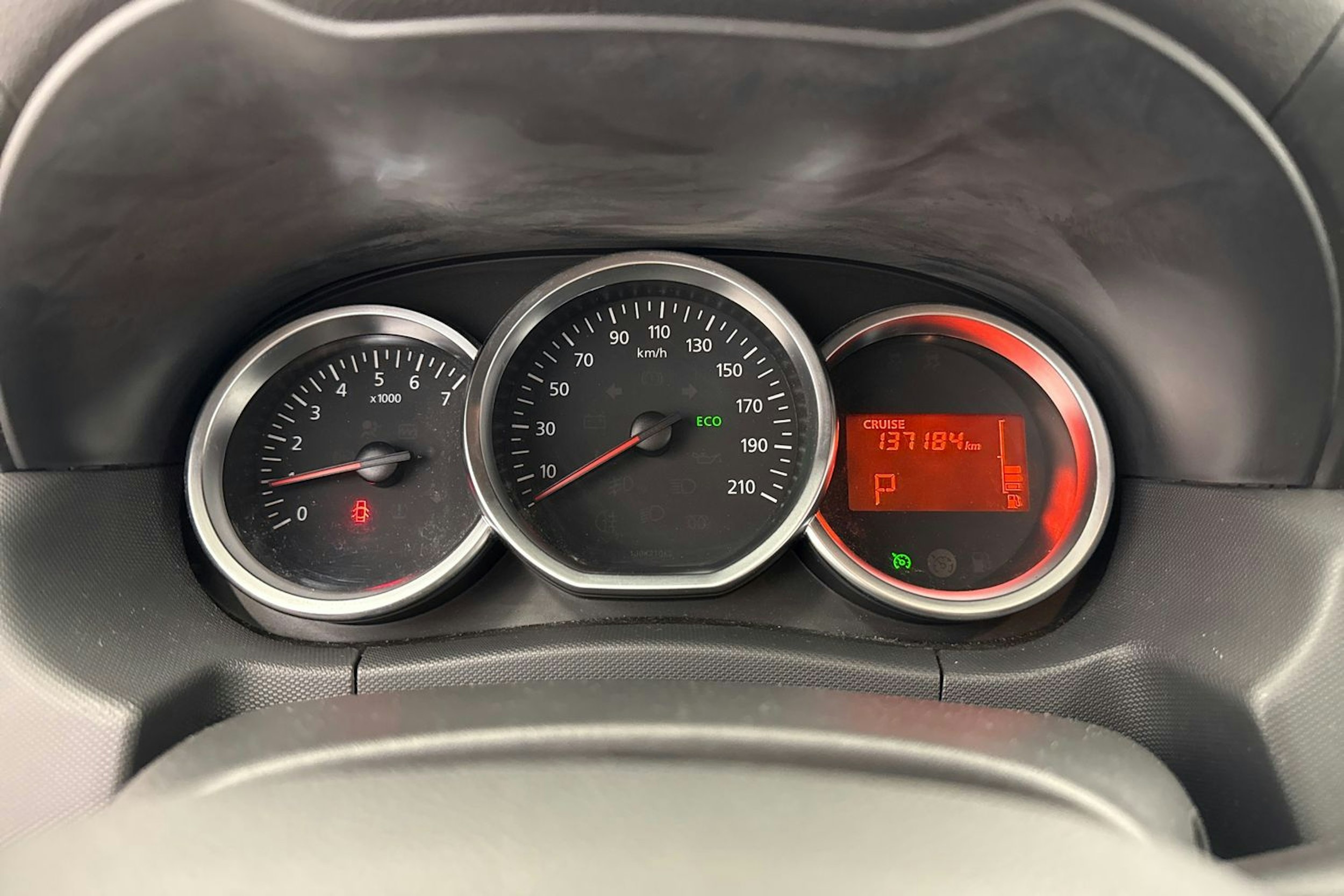 Ruskea (beige) Dacia Duster 2017 kuva 18.