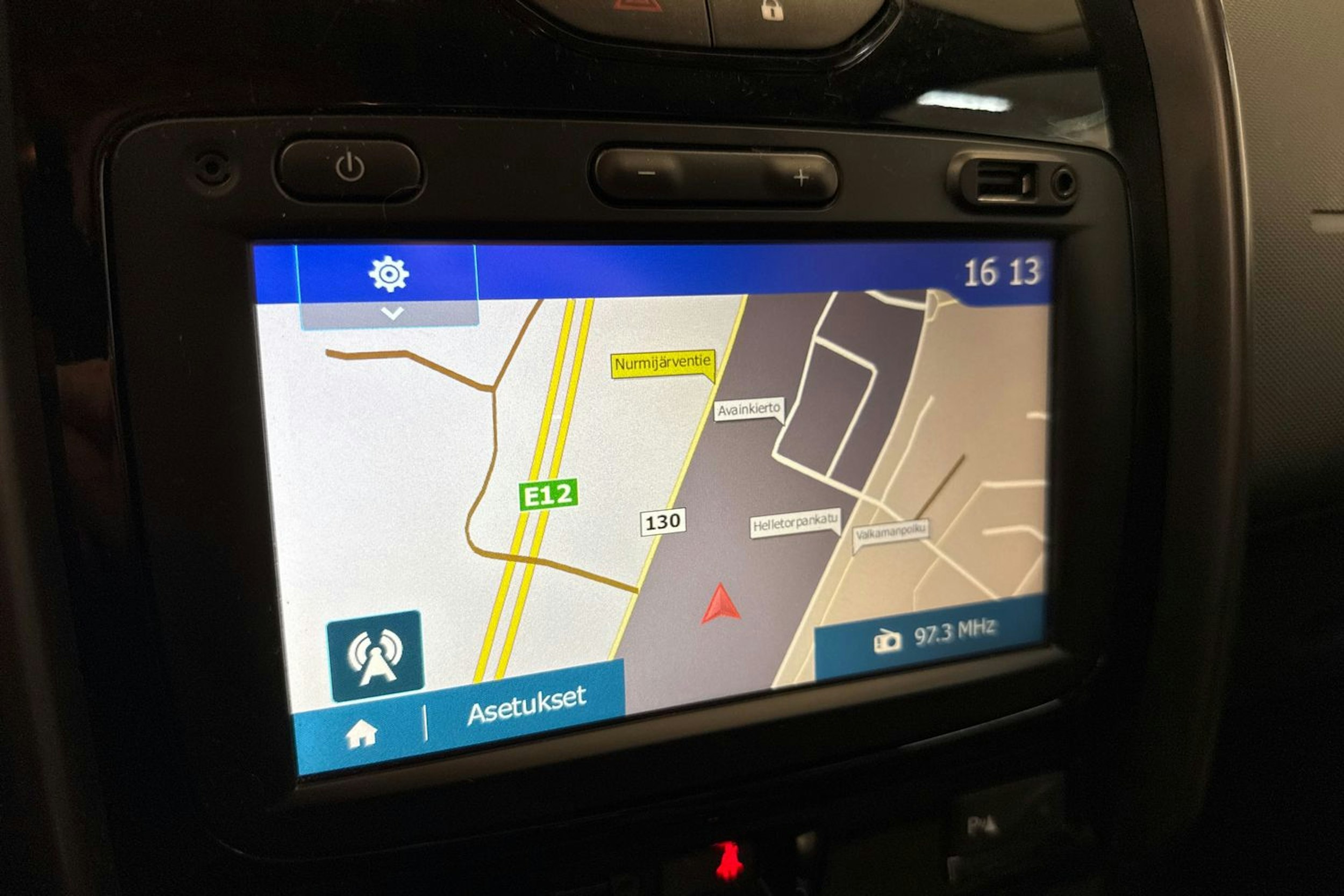 Ruskea (beige) Dacia Duster 2017 kuva 21.