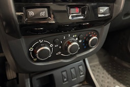 Ruskea (beige) Dacia Duster 2017 kuva 23.