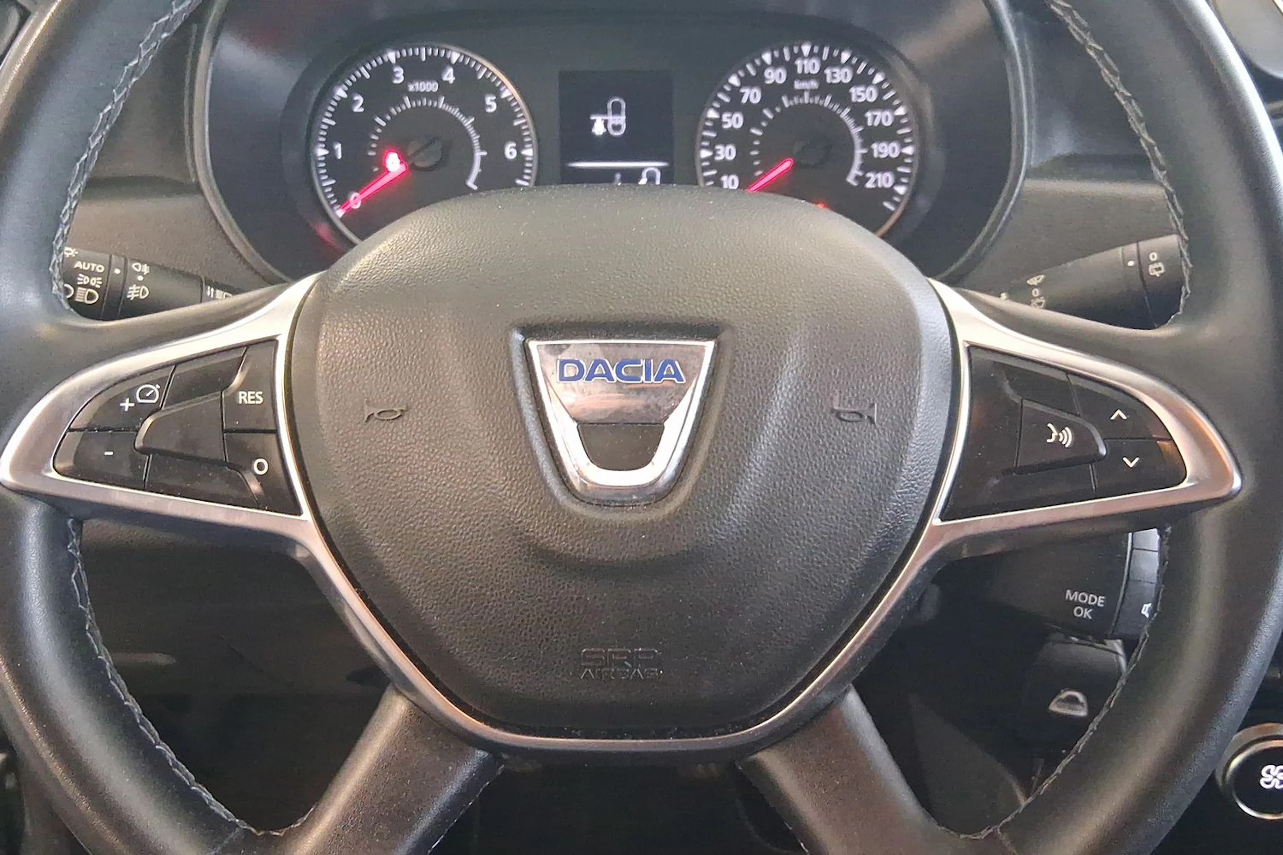 harmaa Dacia Duster 2018 kuva 15.