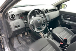 Harmaa Dacia Duster 2018 kuva 3.