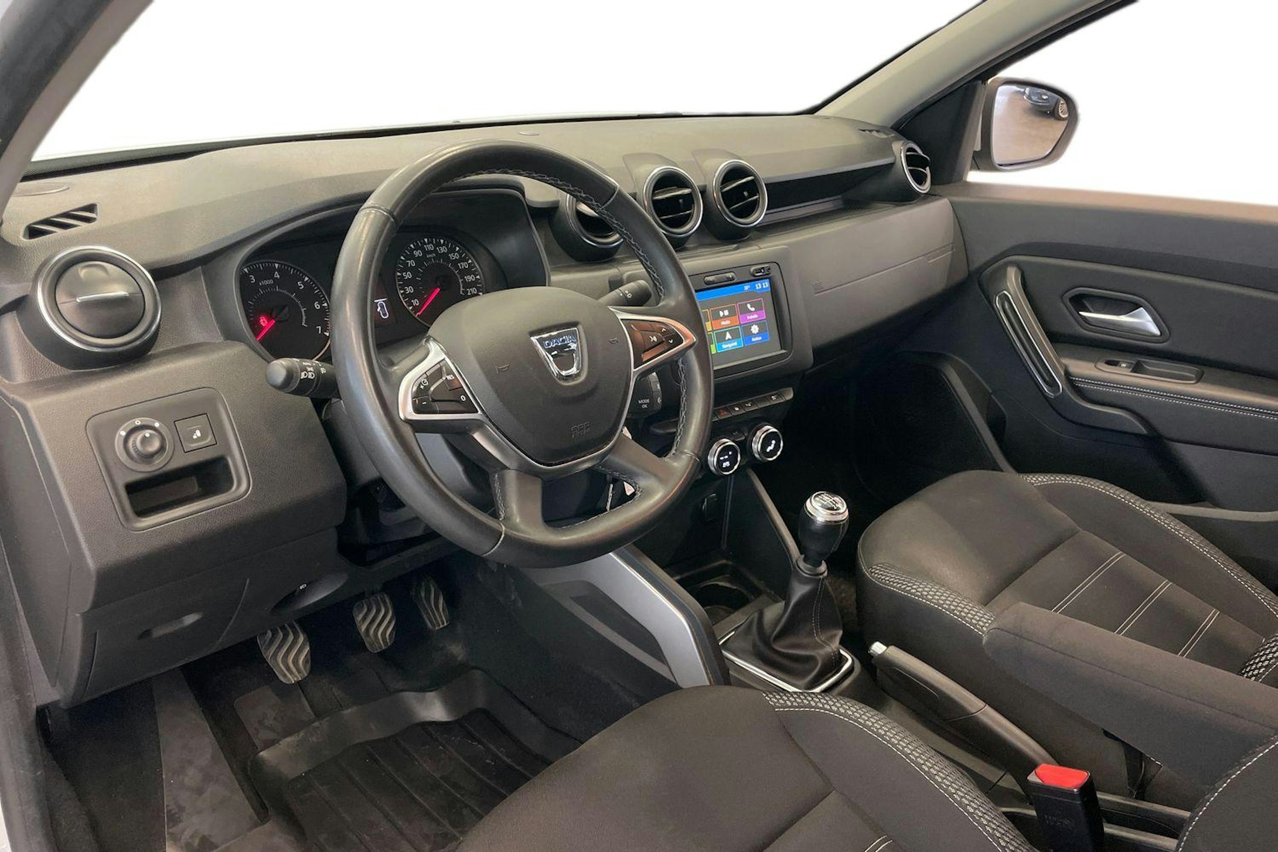 Valkoinen Dacia Duster 2019 kuva 7.