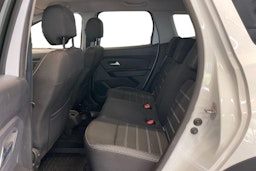 Valkoinen Dacia Duster 2019 kuva 10.