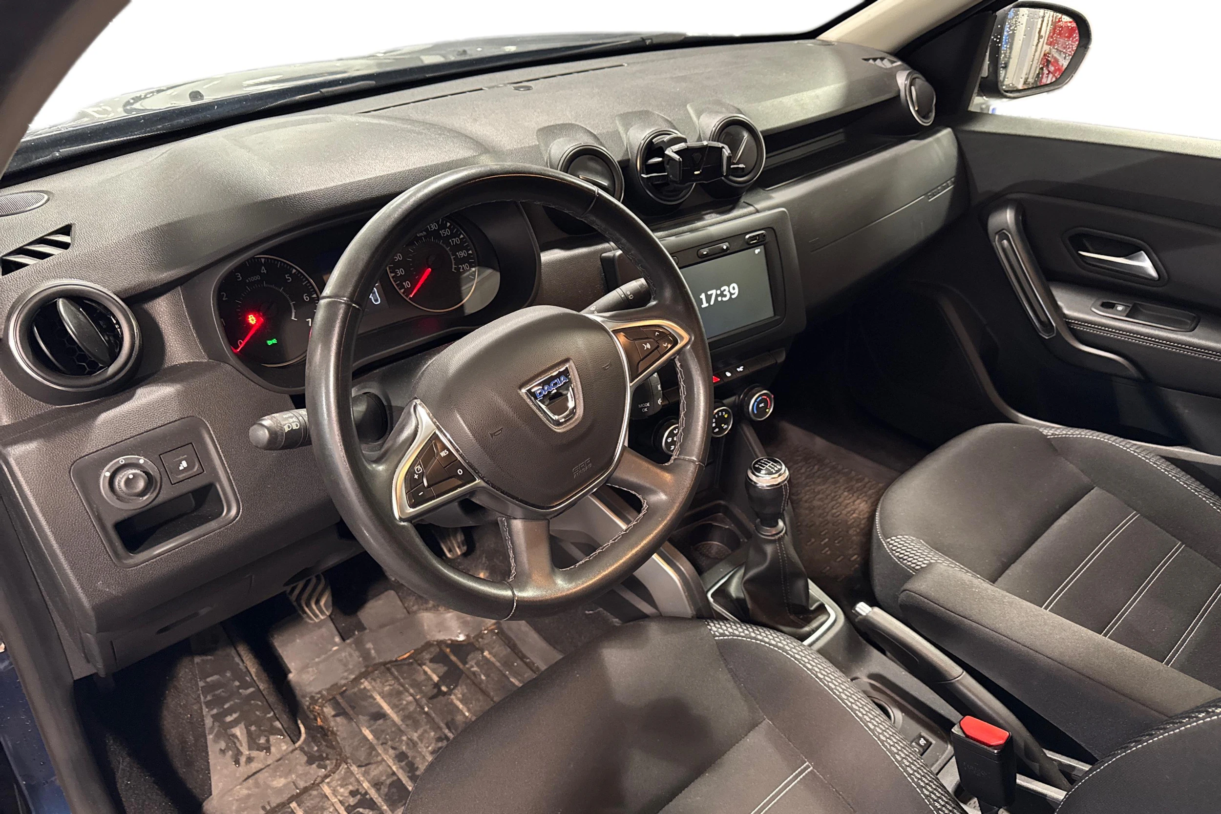sininen Dacia Duster 2019 kuva 3.