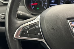 harmaa metalliväri Dacia Duster 2019 kuva 17.