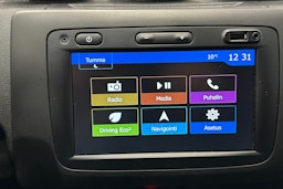 harmaa metalliväri Dacia Duster 2019 kuva 23.