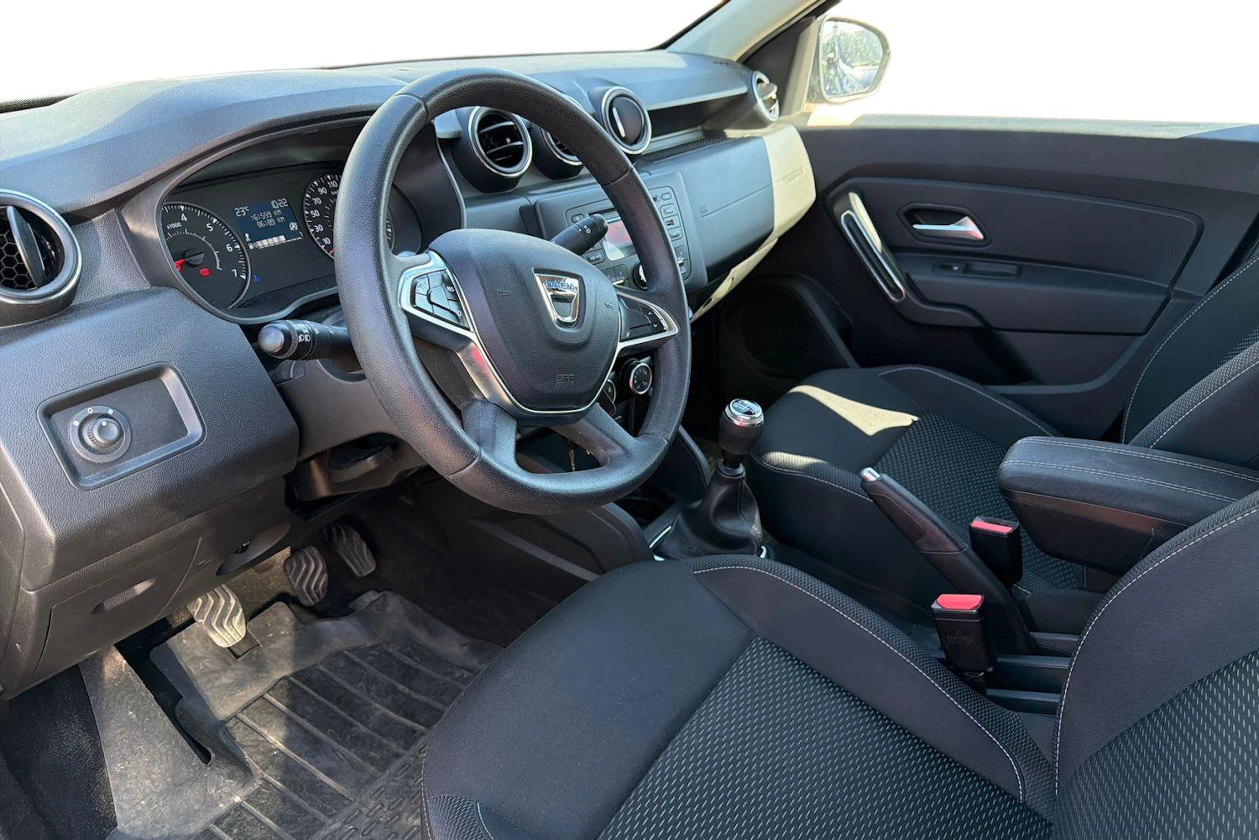 sininen Dacia Duster 2019 kuva 3.