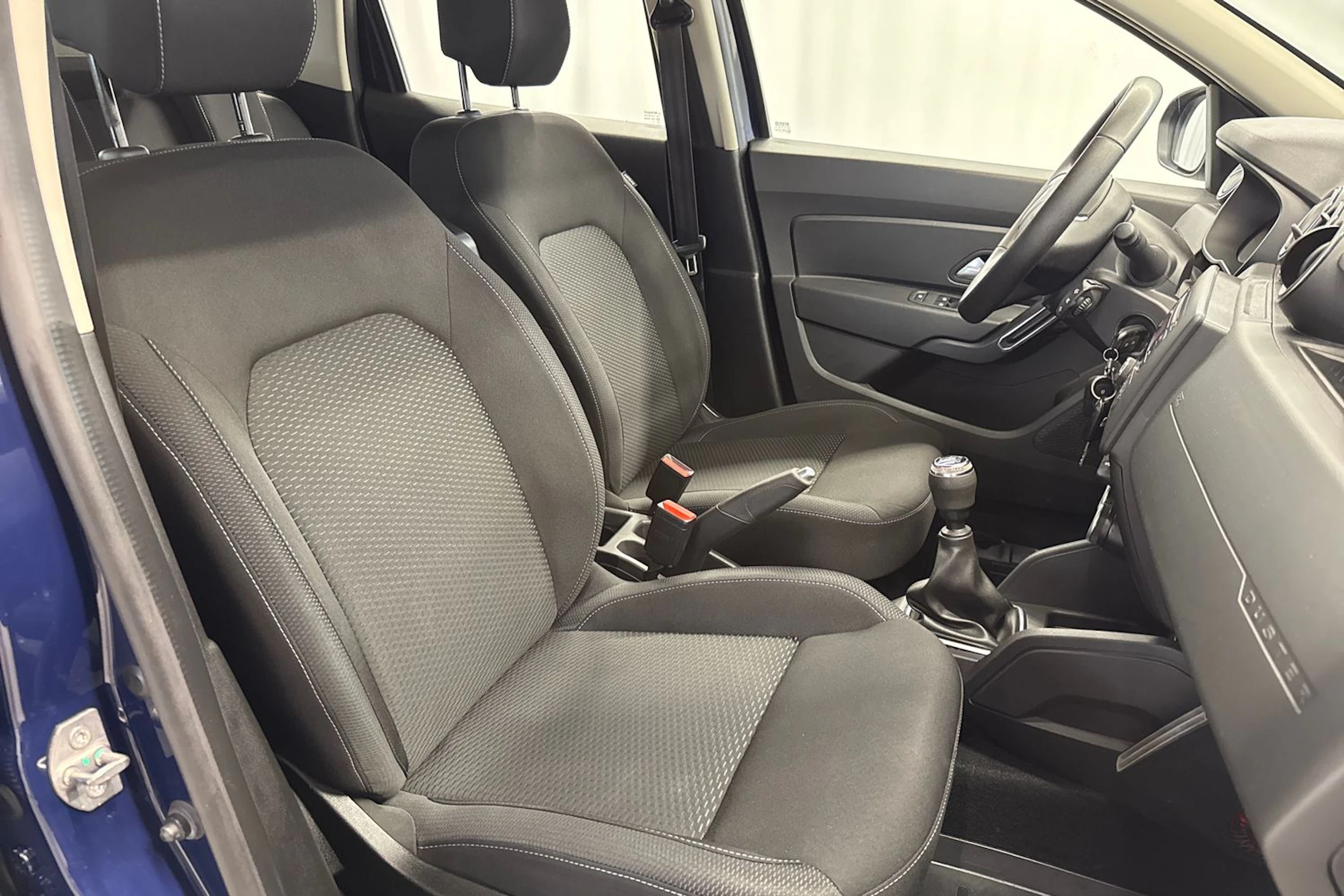 sininen Dacia Duster 2019 kuva 11.