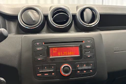 sininen Dacia Duster 2019 kuva 14.