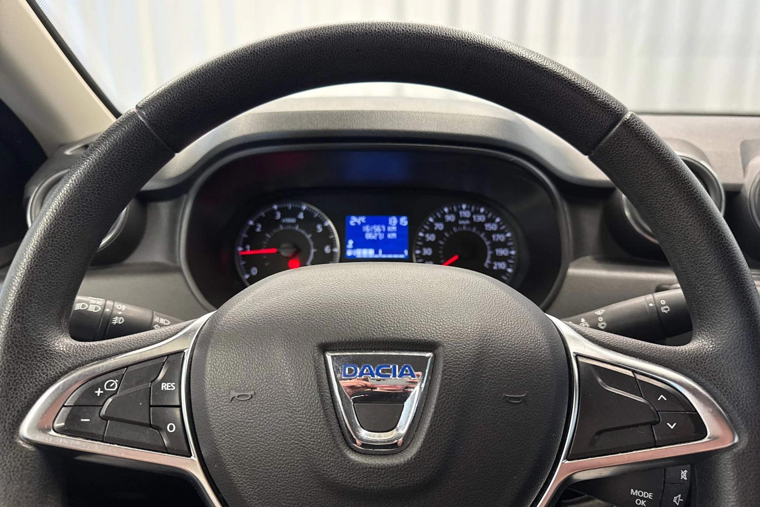 sininen Dacia Duster 2019 kuva 19.
