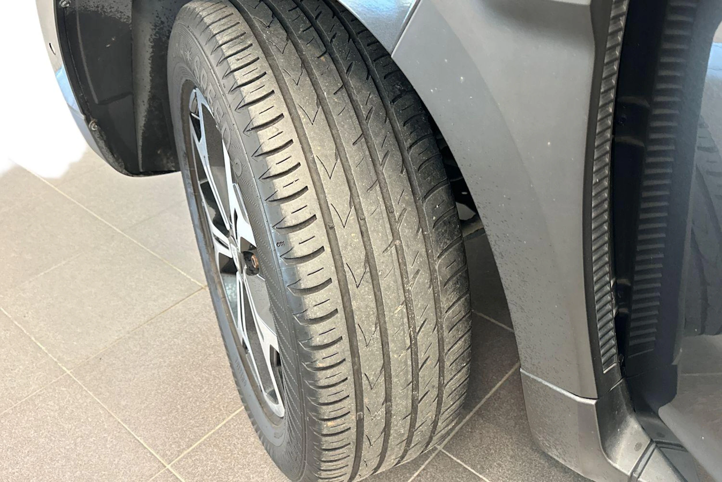 harmaa Dacia Duster 2020 kuva 9.