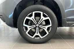 harmaa Dacia Duster 2020 kuva 10.