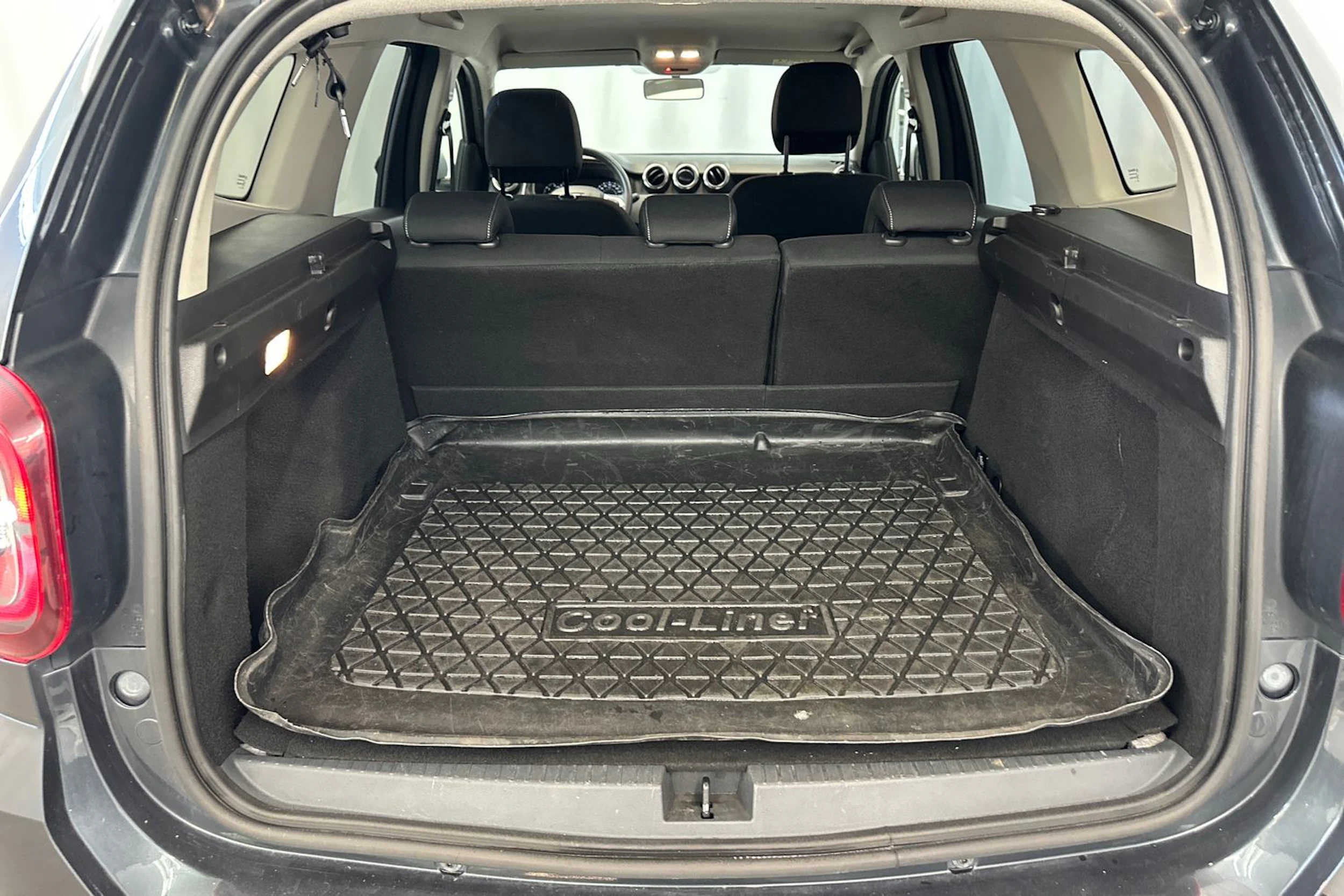 harmaa Dacia Duster 2020 kuva 28.