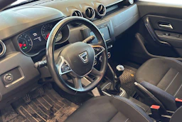 Punainen Dacia Duster 2020 kuva 3.
