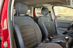 Punainen Dacia Duster 2020 kuva 21.