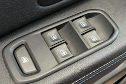Punainen Dacia Duster 2020 kuva 24.