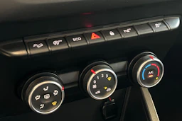 Punainen Dacia Duster 2020 kuva 32.