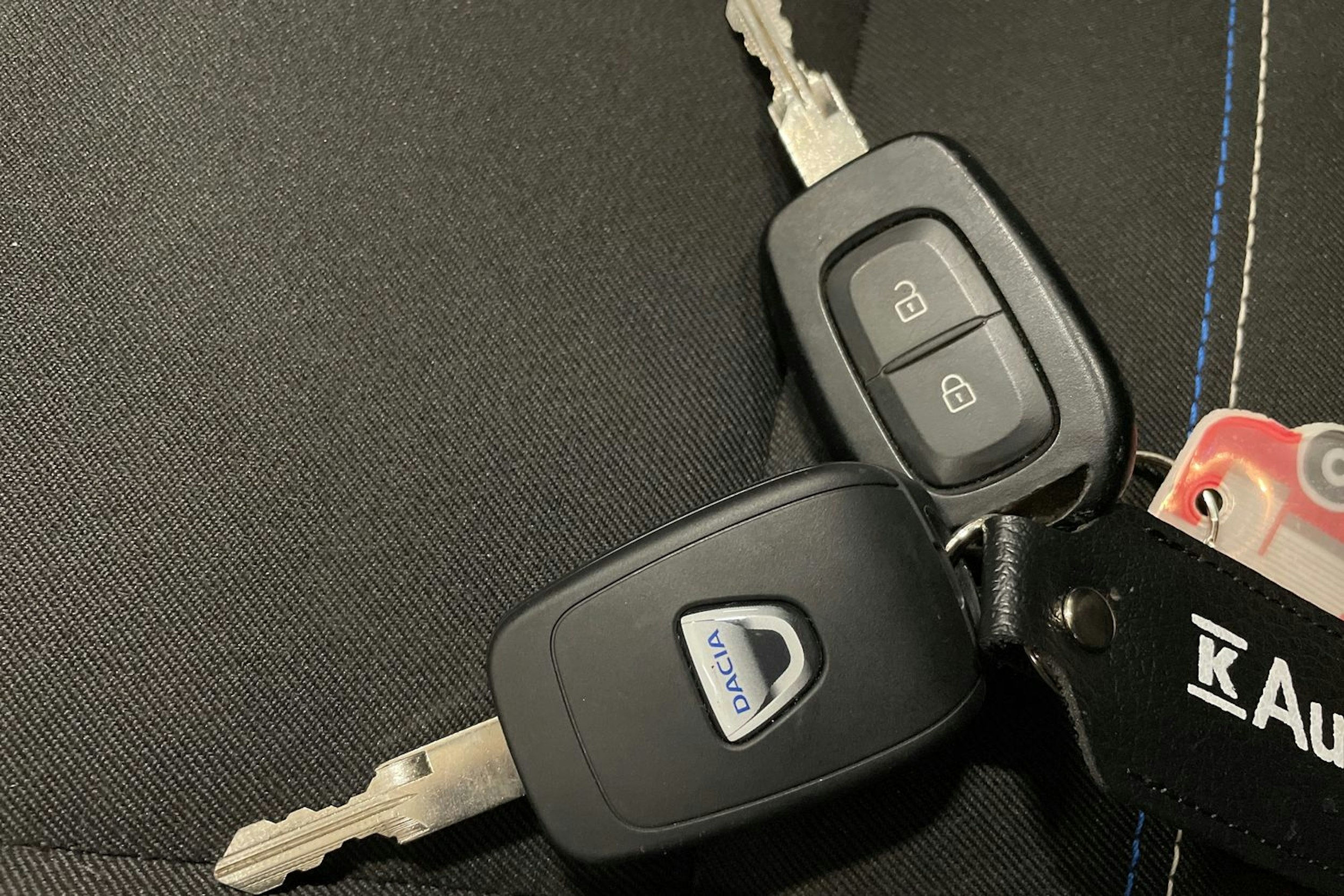 harmaa Dacia Duster 2021 kuva 32.