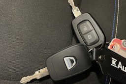 harmaa Dacia Duster 2021 kuva 32.