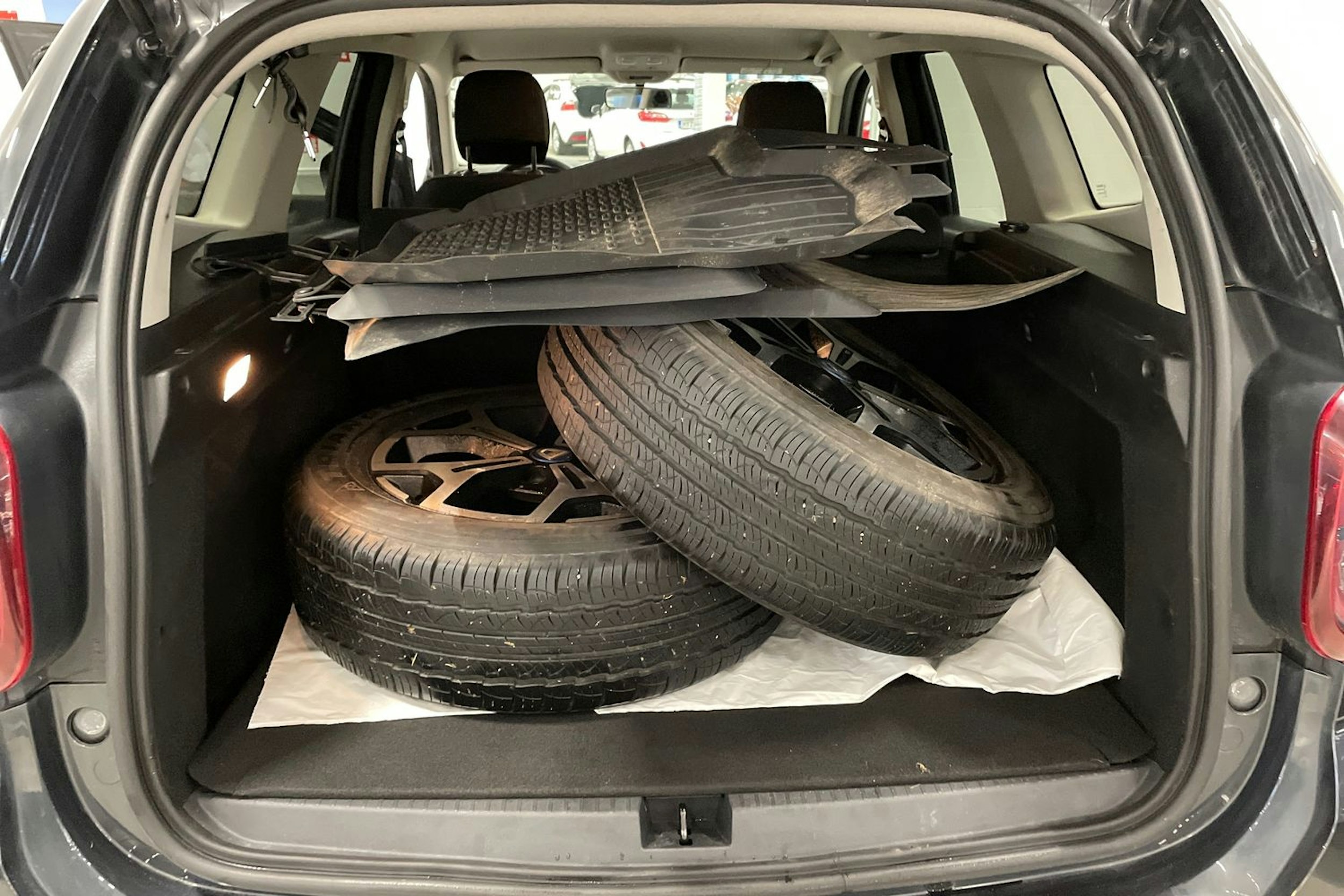 harmaa Dacia Duster 2021 kuva 35.