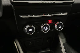 valkoinen Dacia Duster 2022 kuva 21.