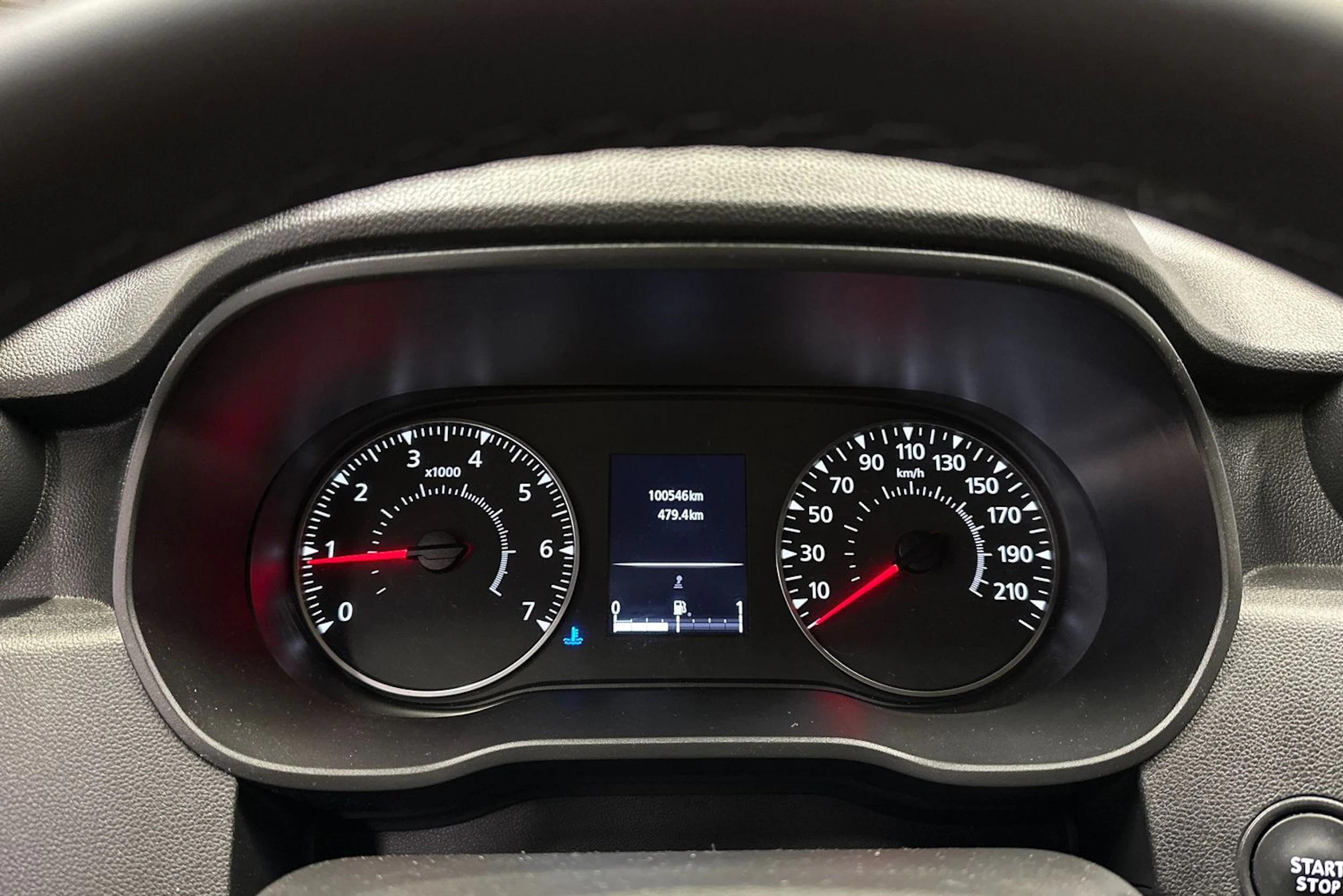 valkoinen Dacia Duster 2022 kuva 23.
