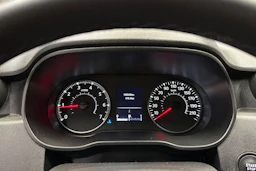 valkoinen Dacia Duster 2022 kuva 23.