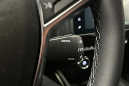 valkoinen Dacia Duster 2022 kuva 25.