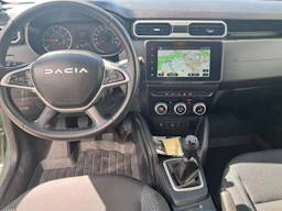 vihreä Dacia Duster 2023 kuva 7.