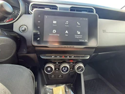 vihreä Dacia Duster 2023 kuva 9.