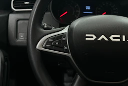 vihreä Dacia Duster 2023 kuva 15.