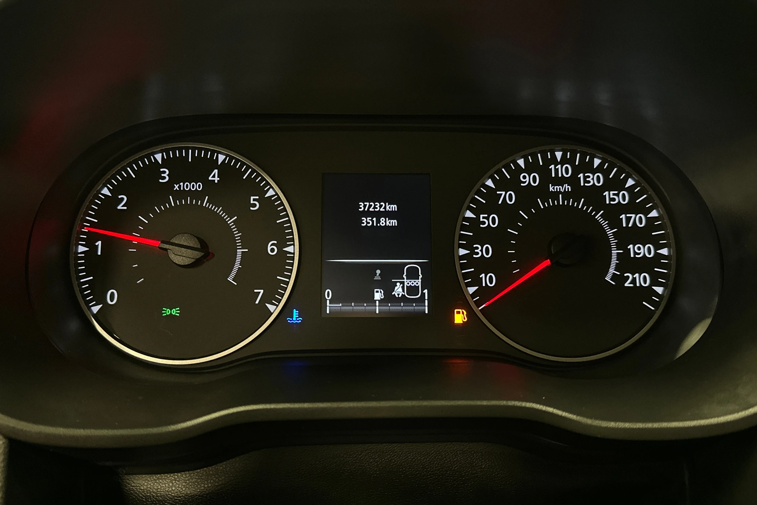 vihreä Dacia Duster 2023 kuva 17.