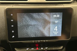vihreä Dacia Duster 2023 kuva 18.