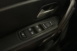 vihreä Dacia Duster 2023 kuva 25.