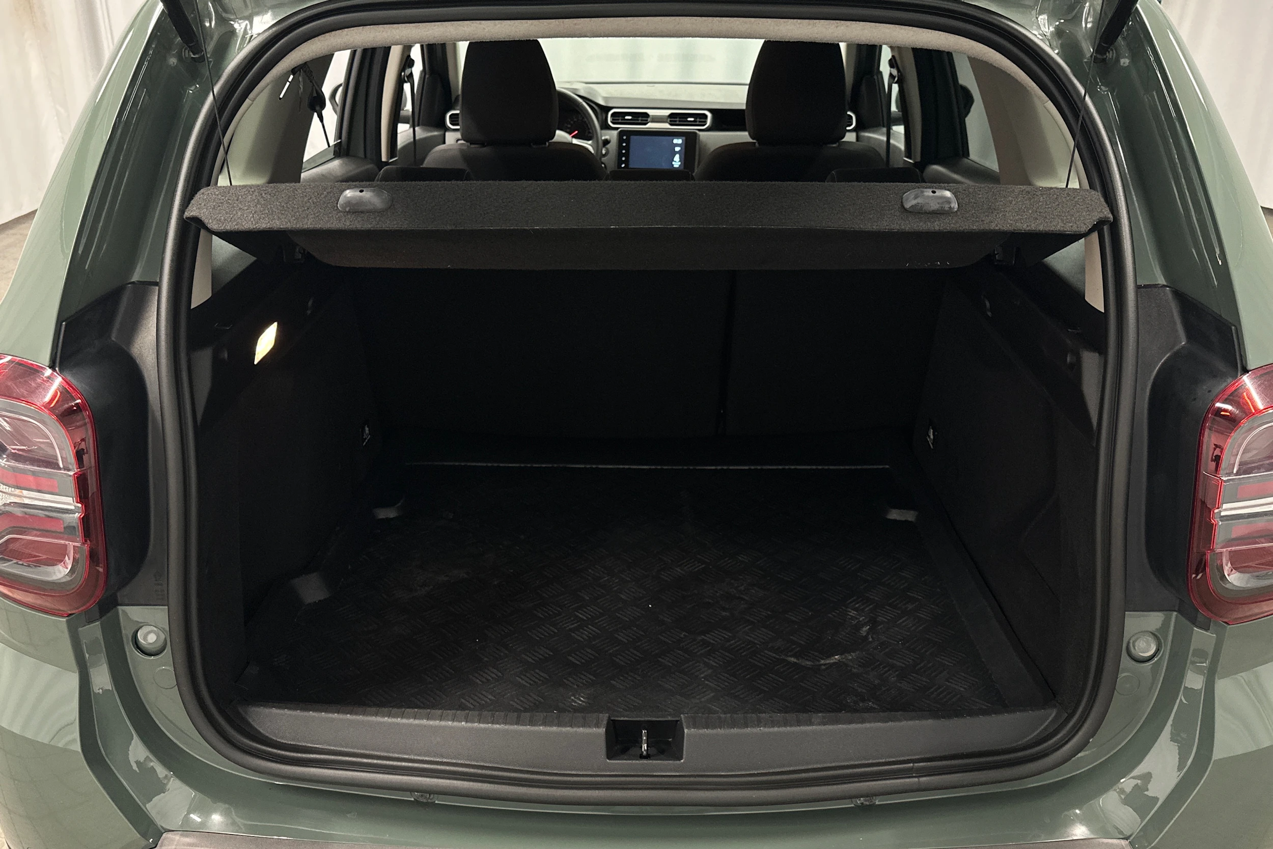 vihreä Dacia Duster 2023 kuva 28.