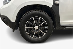 valkoinen Dacia Duster 2023 kuva 9.