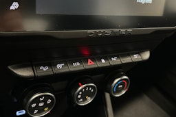 valkoinen Dacia Duster 2023 kuva 23.