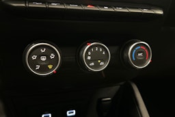 valkoinen Dacia Duster 2023 kuva 24.