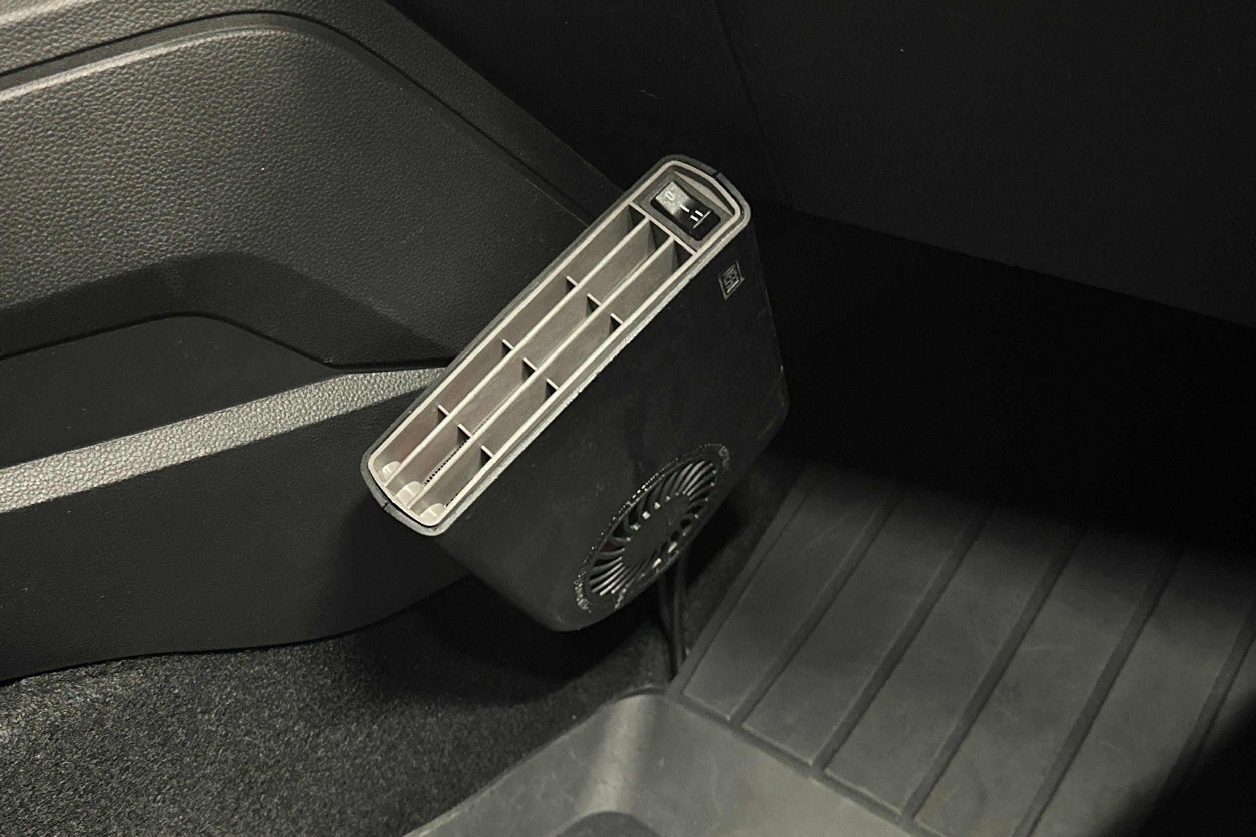 valkoinen Dacia Duster 2023 kuva 26.