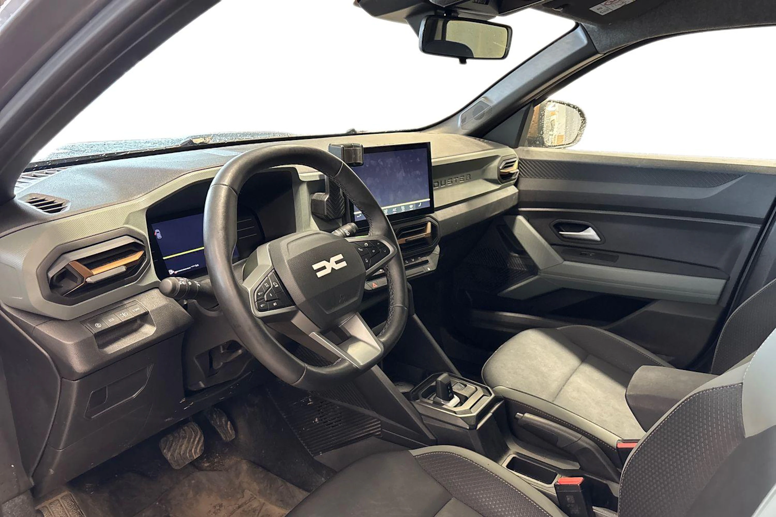 harmaa Dacia Duster 2024 kuva 3.